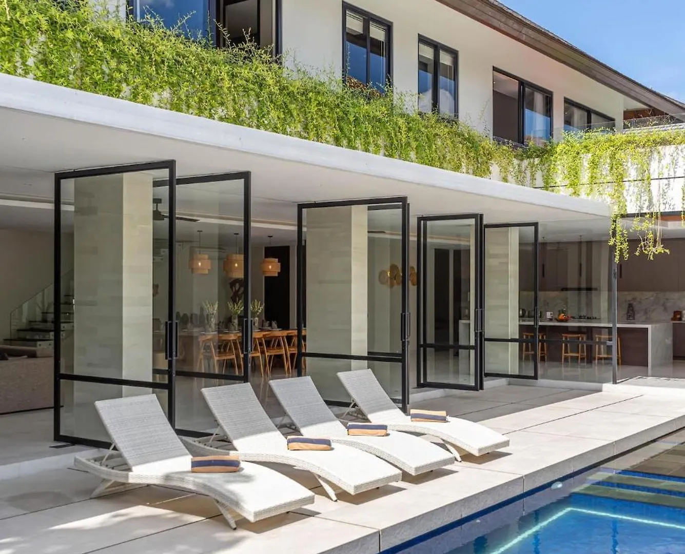 Prázdninový dům Sujiva Estate - Tranquil 5Br Villa W Huge Pool! Seminyak