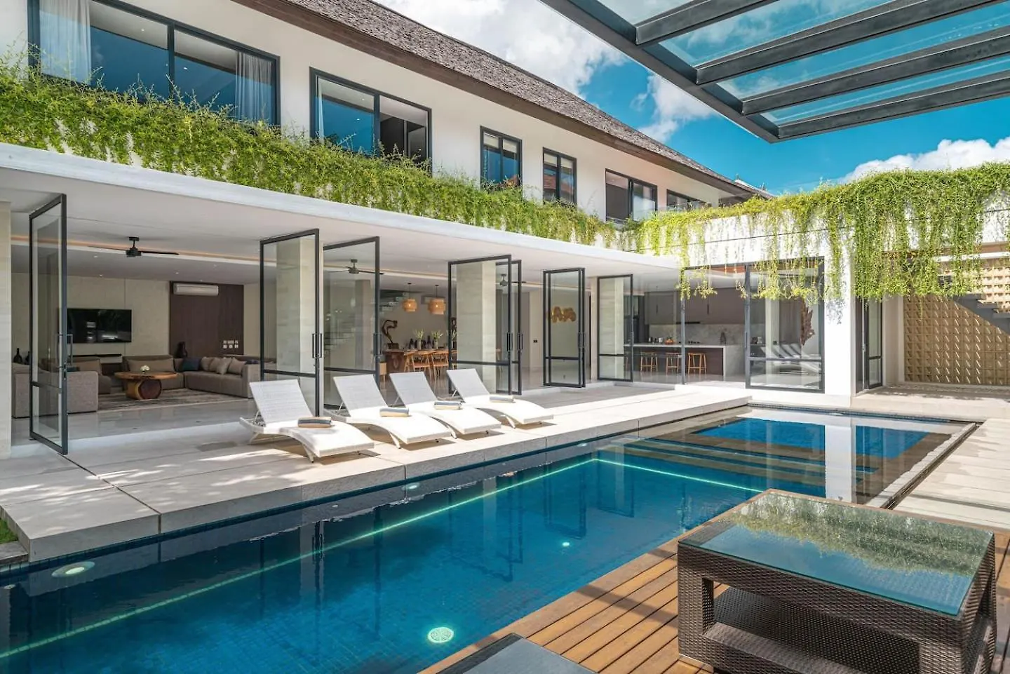 Sujiva Estate - Tranquil 5Br Villa W Huge Pool! Seminyak  0*, Seminyak (Bali) Indonesia