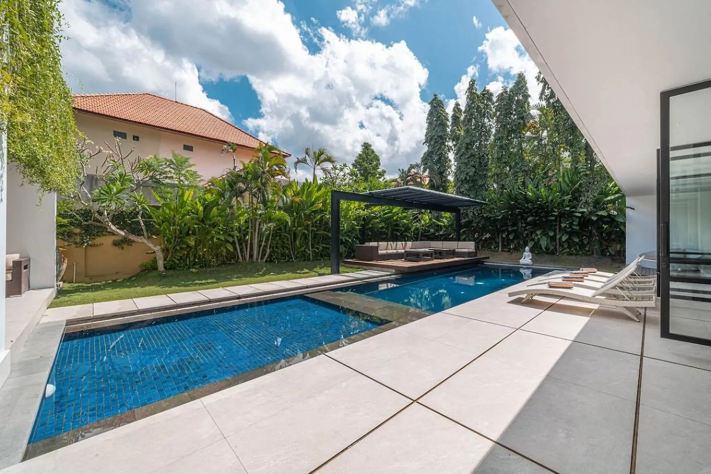 Sujiva Estate - Tranquil 5Br Villa W Huge Pool! Seminyak  Holiday home Seminyak (Bali)