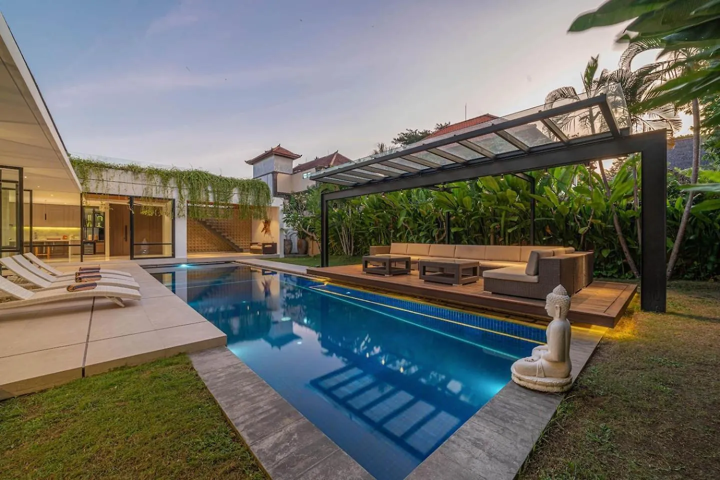 Sujiva Estate - Tranquil 5Br Villa W Huge Pool! Seminyak  Indonesia