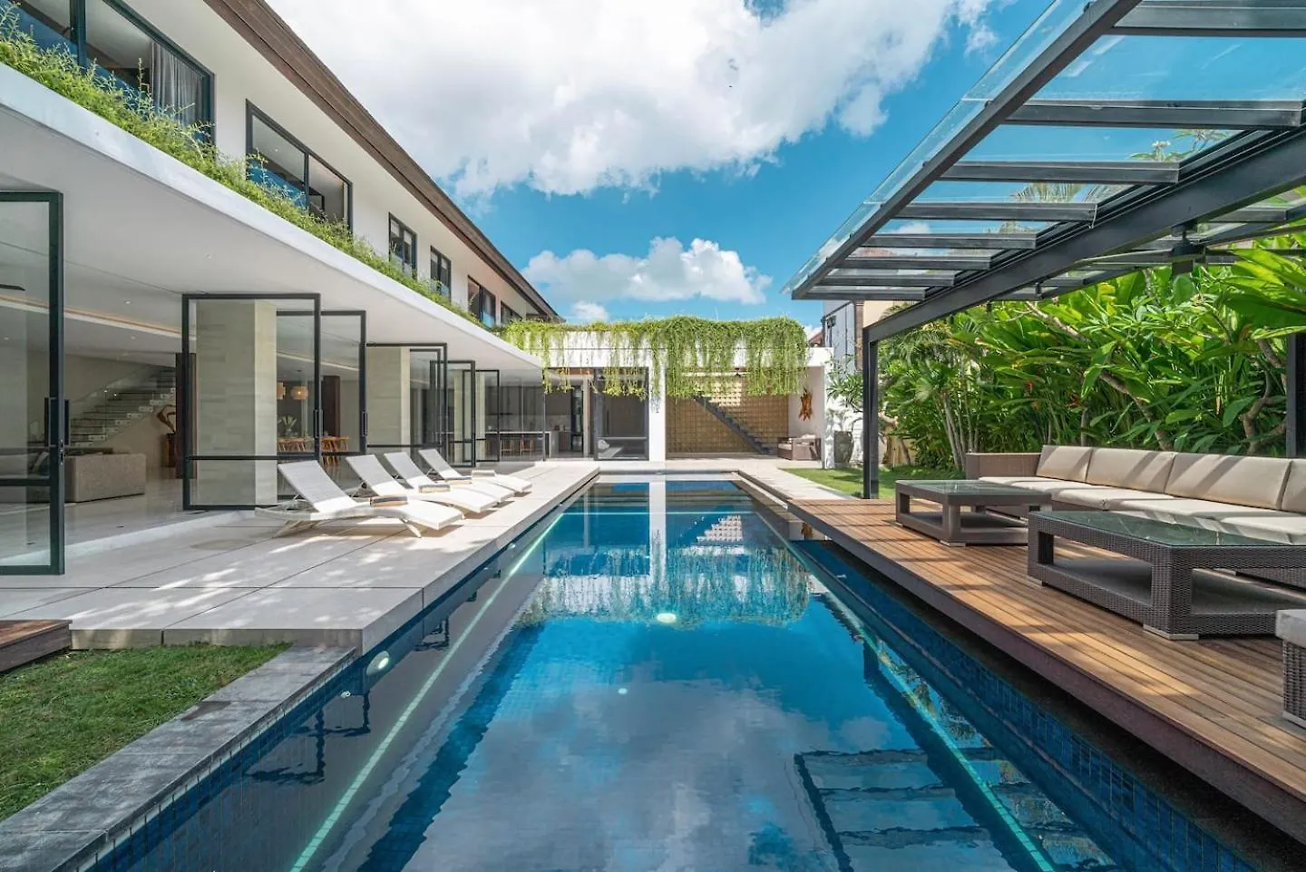 Sujiva Estate - Tranquil 5Br Villa W Huge Pool! Seminyak  Holiday home