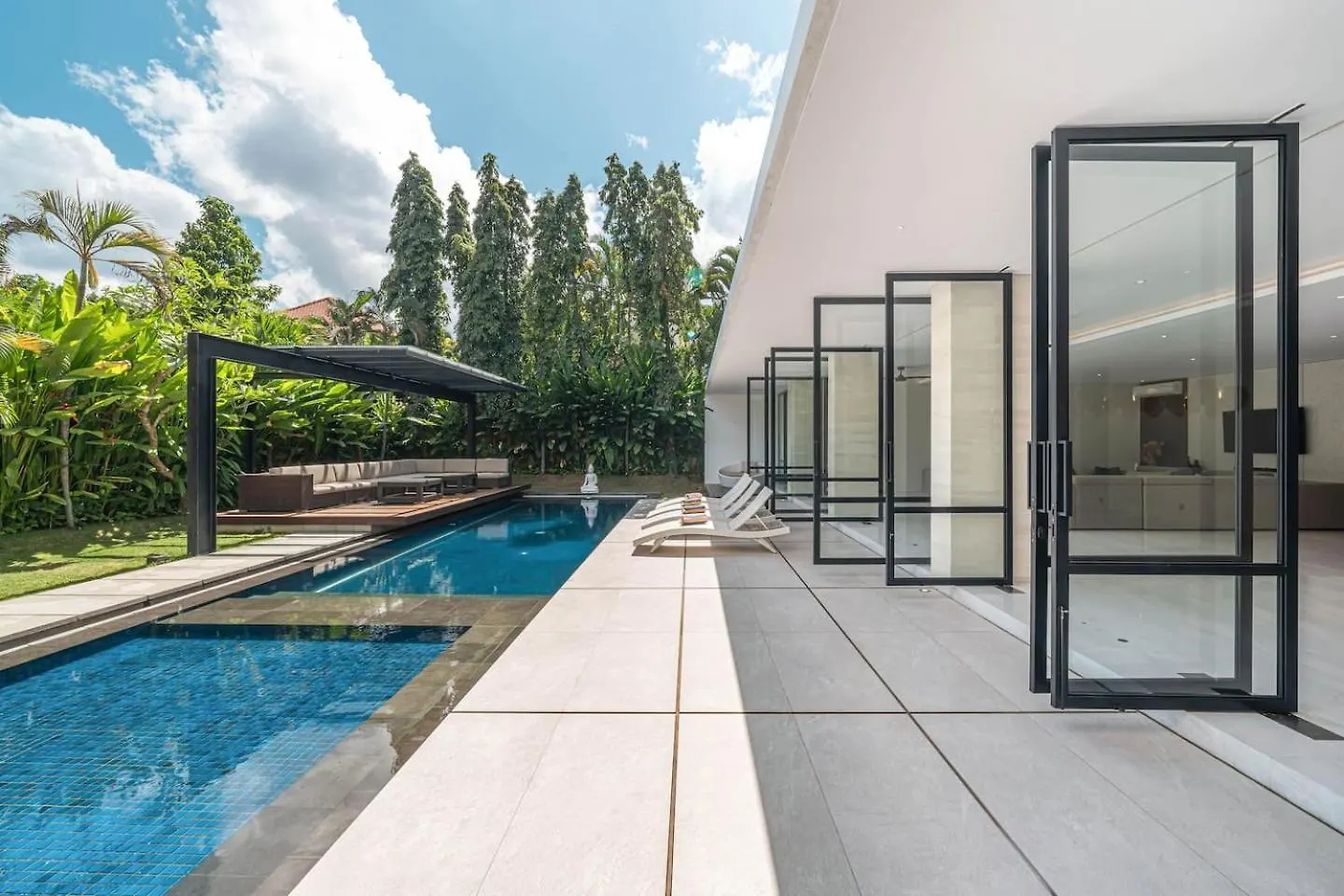 Sujiva Estate - Tranquil 5Br Villa W Huge Pool! Seminyak  0*, Seminyak (Bali)
