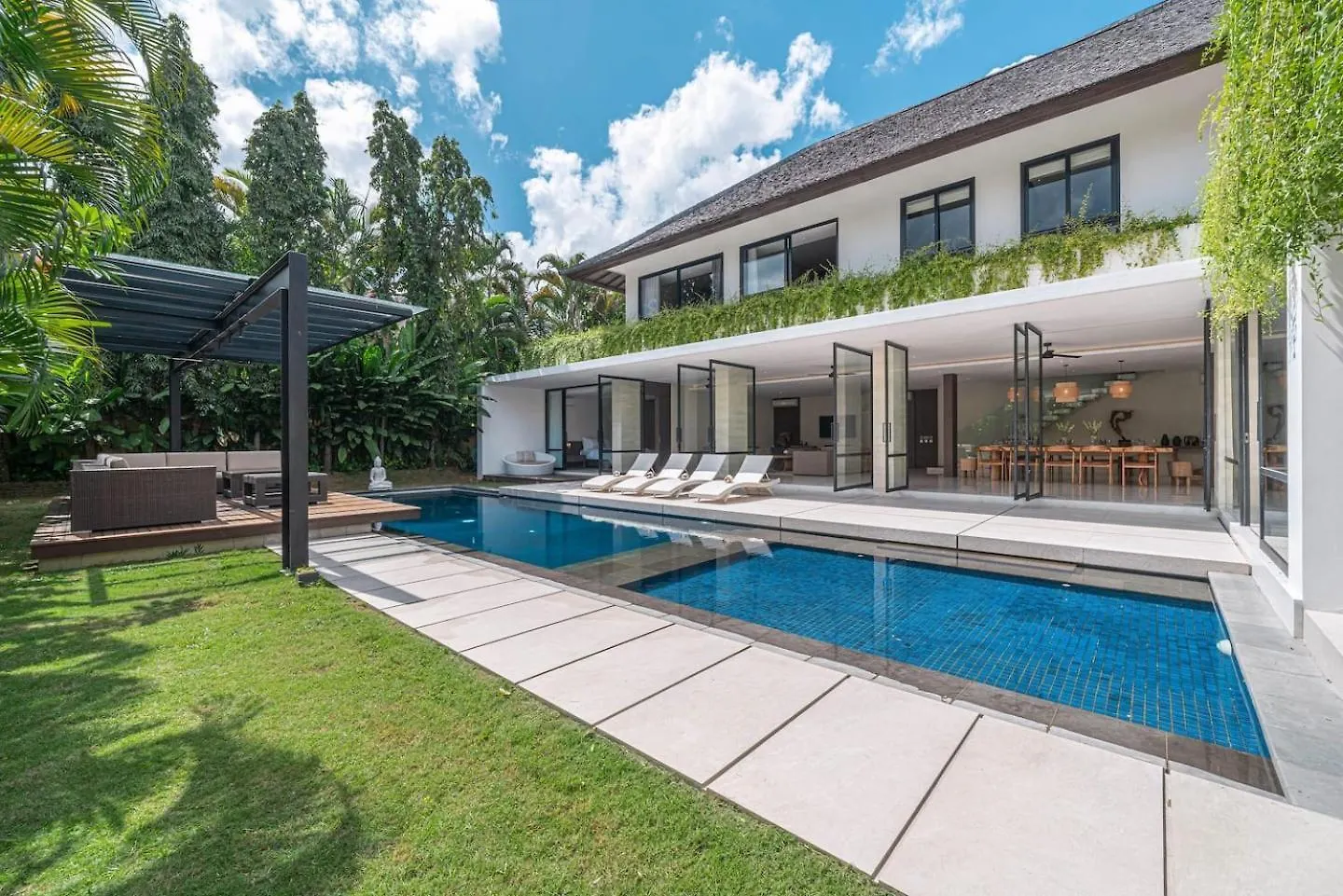 Sujiva Estate - Tranquil 5Br Villa W Huge Pool! Seminyak  Holiday home
